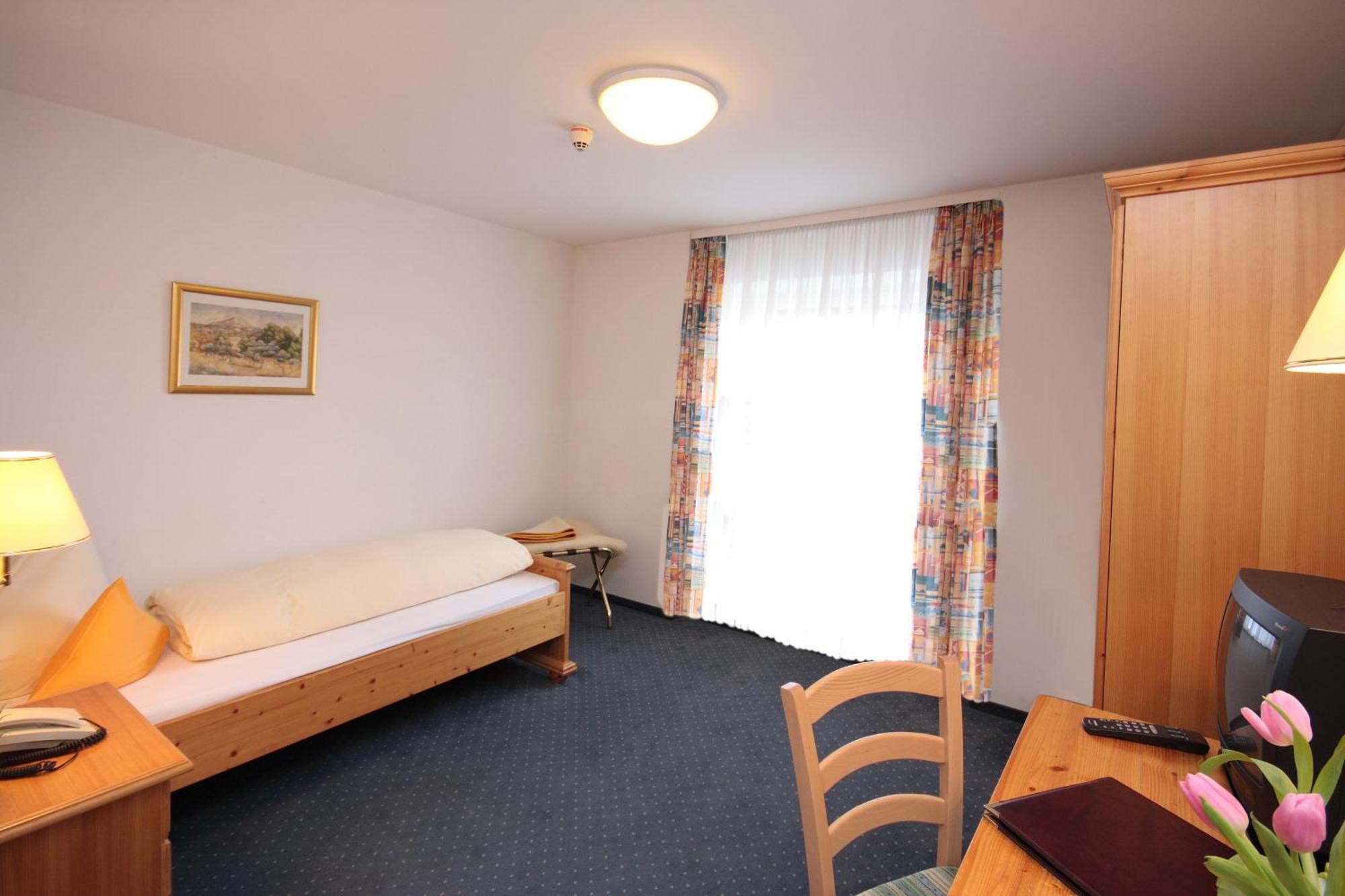 Hotel Trasen Waldkraiburg Buitenkant foto